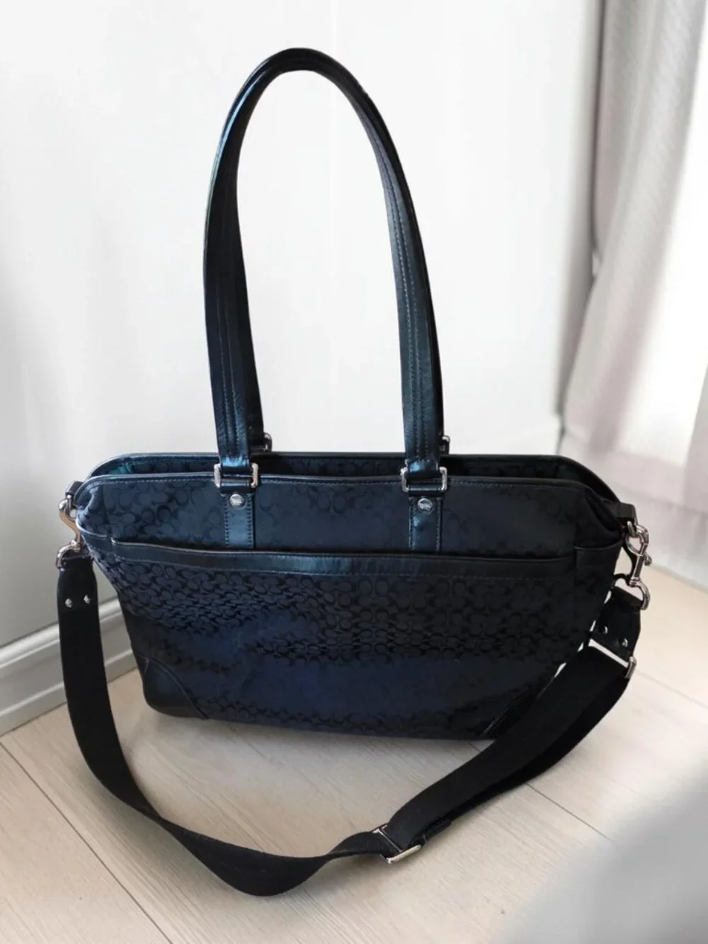 EUC COACH F77156 Signature Multifunction Diaper/Laptop Bag or Purse